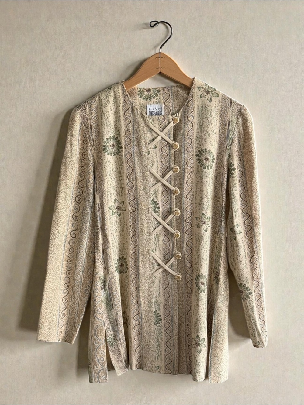 R&M Richards Cream Floral Button-Front Long Sleeve Top